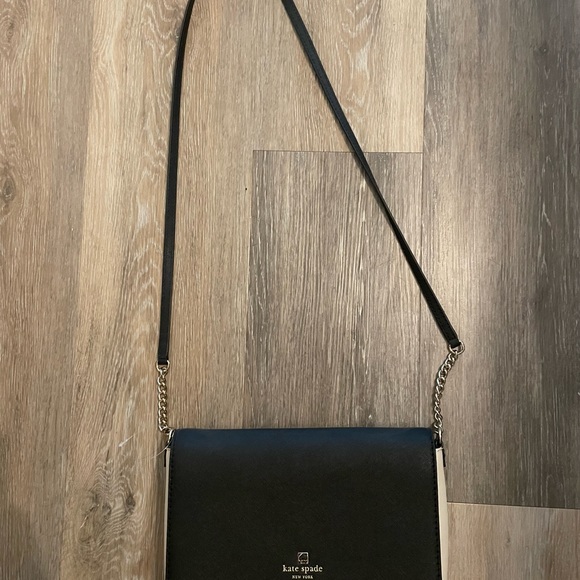 LIKE NEW, Kate Spade Cross Body Bag - Picture 4 of 5